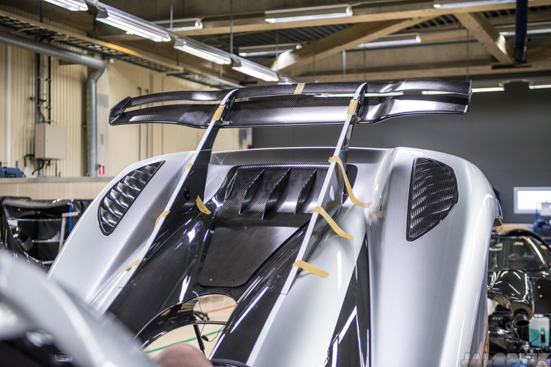Illustration for article titled This Is The Final Build Process Of The Amazing Koenigsegg One:1